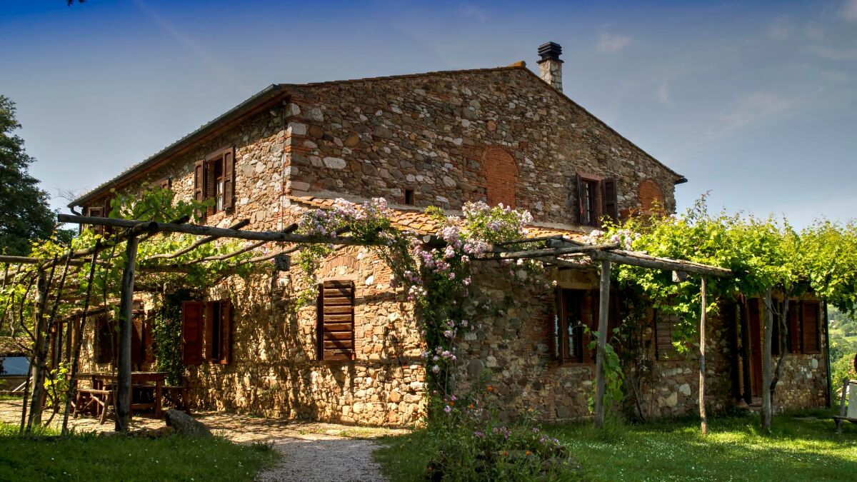 Normativa para casas rurales en España: todo lo que debes saber